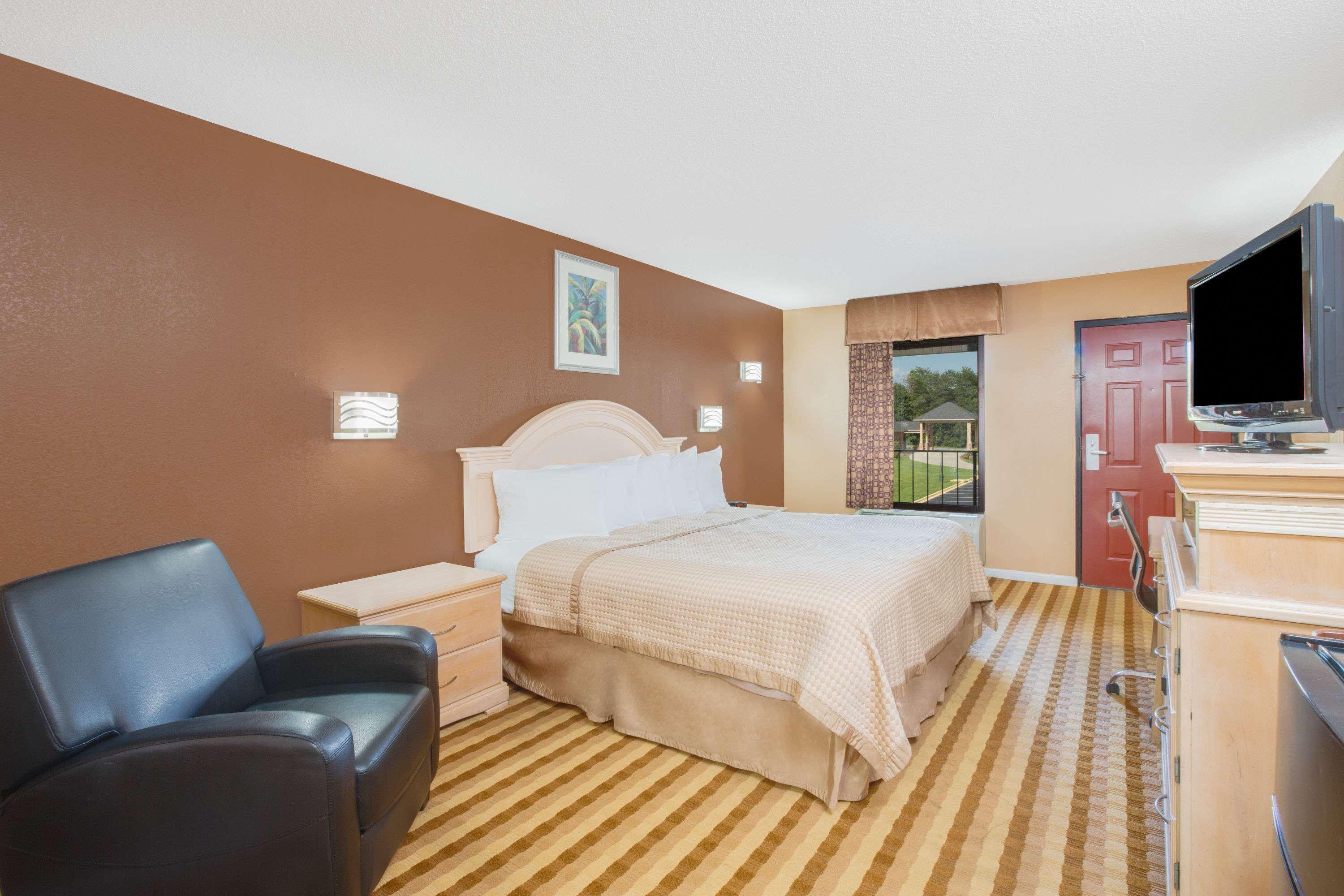 Columbus Inn And Suites المظهر الخارجي الصورة