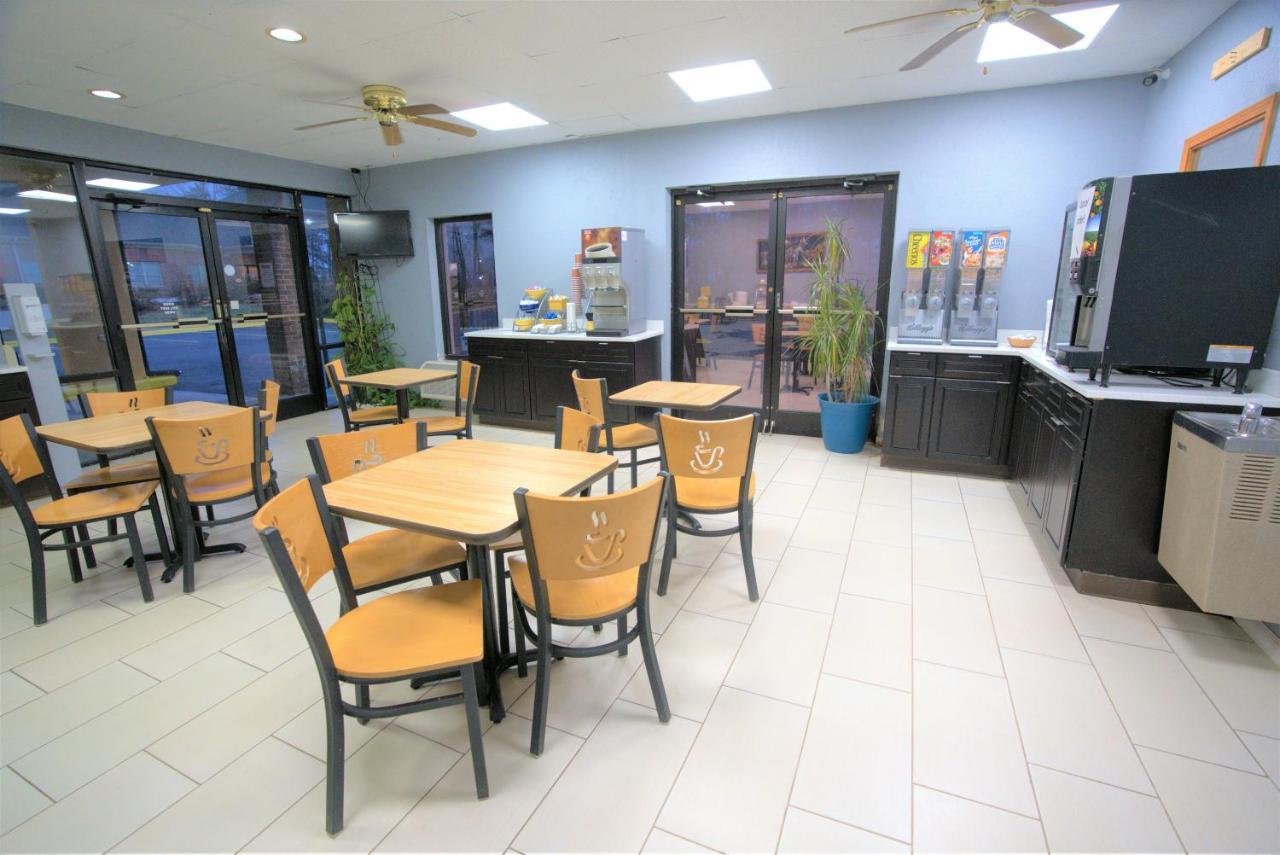 Columbus Inn And Suites المظهر الخارجي الصورة