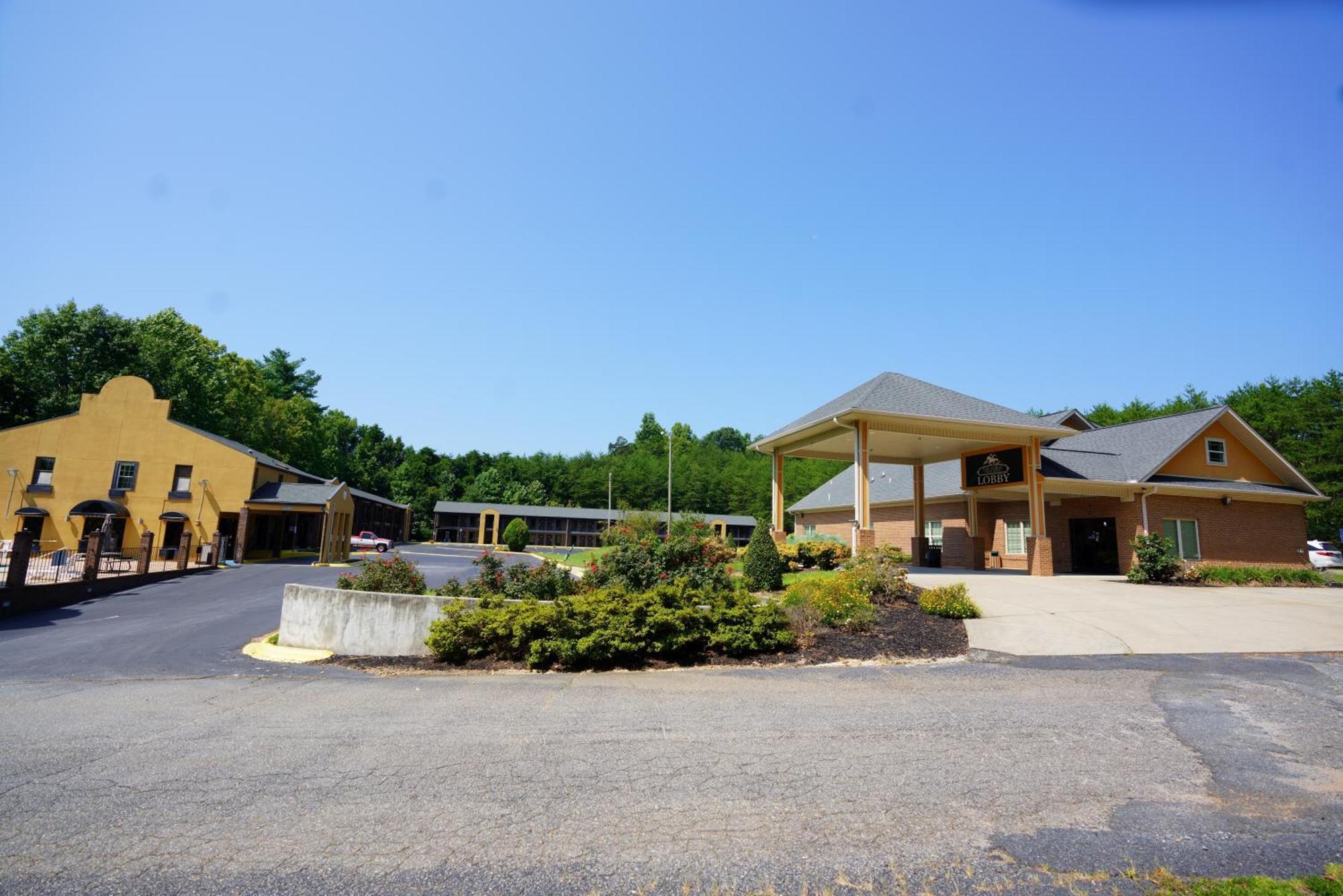 Columbus Inn And Suites المظهر الخارجي الصورة